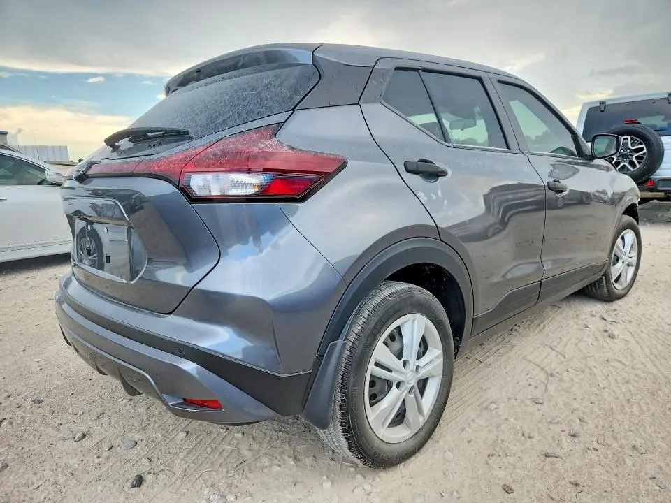 2024 NISSAN KICKS S  
