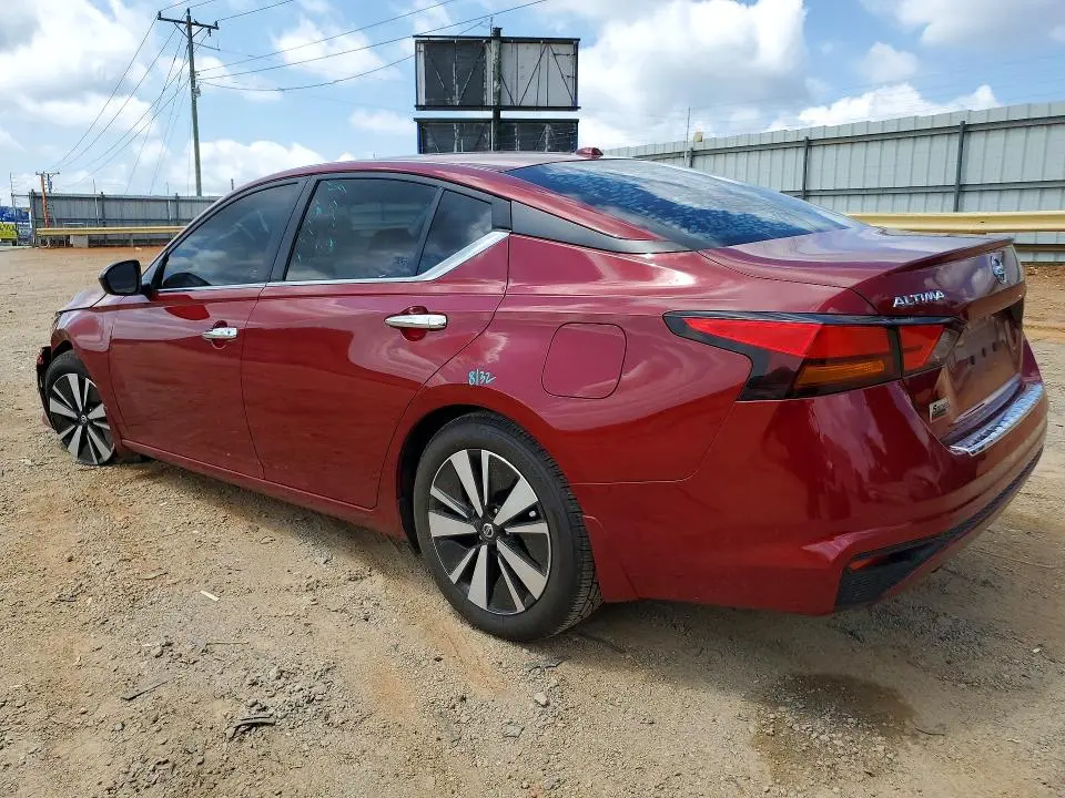 2022 NISSAN ALTIMA SV  