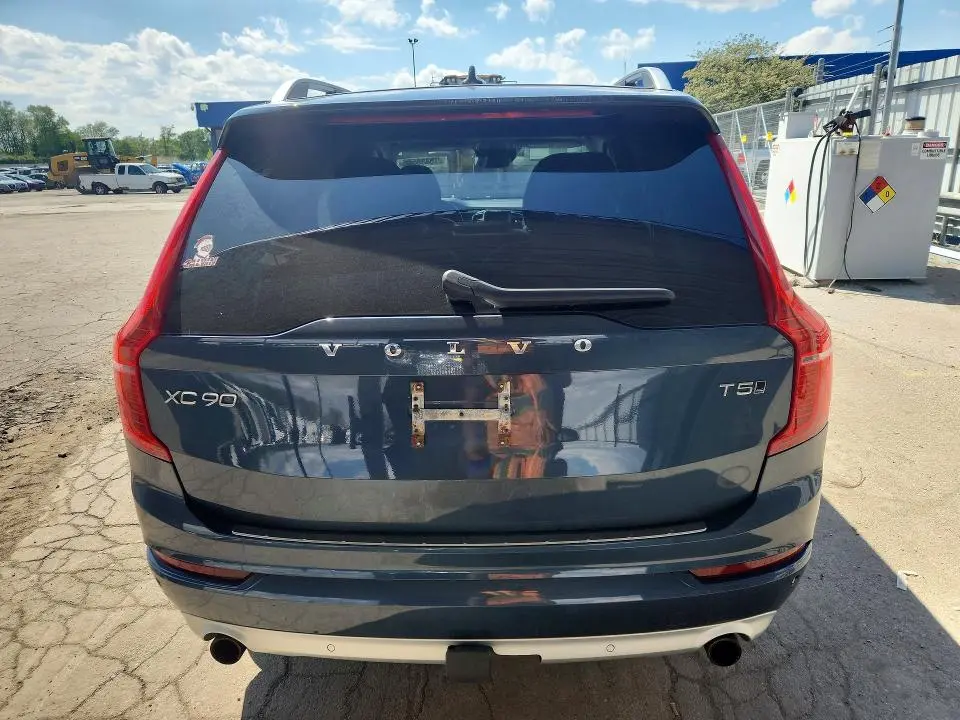 2018 VOLVO XC90 T5  