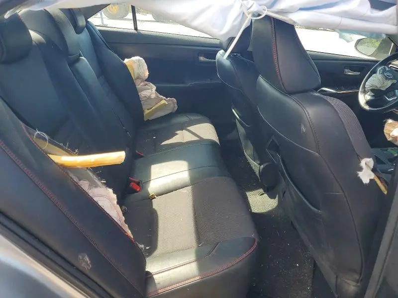 2016 TOYOTA CAMRY SE  