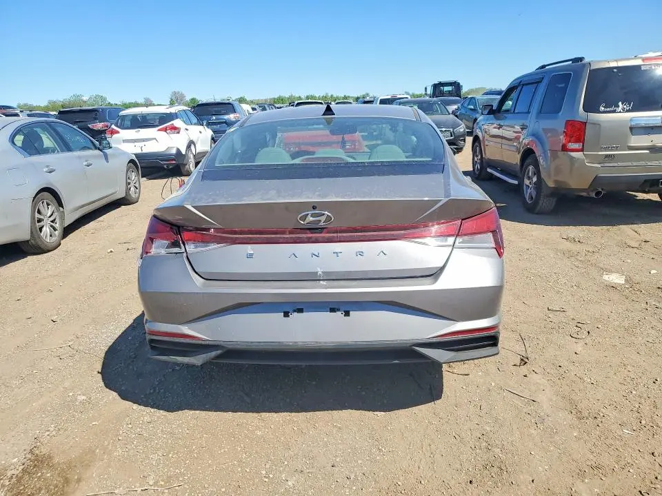 2022 HYUNDAI ELANTRA SEL  