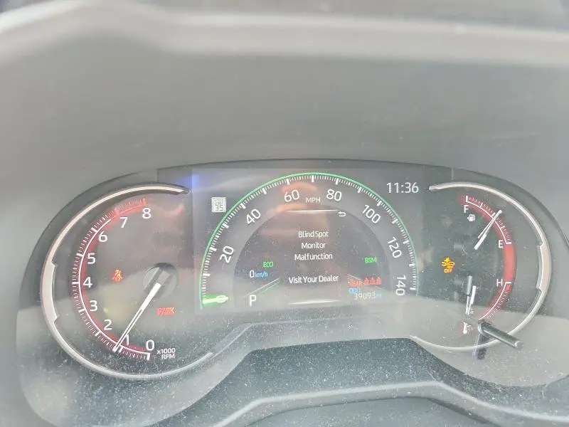 2023 TOYOTA RAV4 XLE  