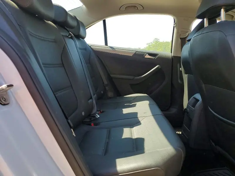 2017 VOLKSWAGEN JETTA SE  