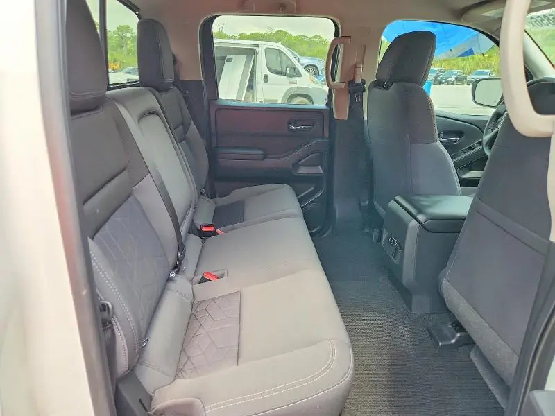 2025 NISSAN FRONTIER SV  