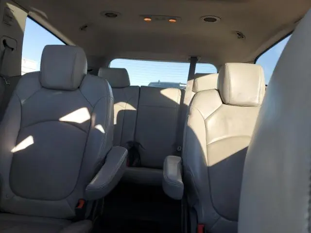 2010 CHEVROLET TRAVERSE LT  