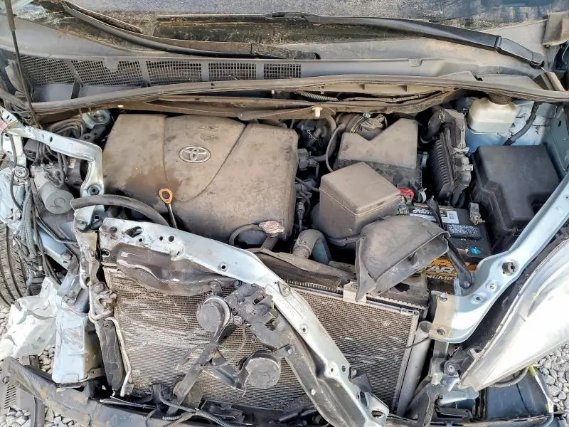 2017 TOYOTA SIENNA XLE  