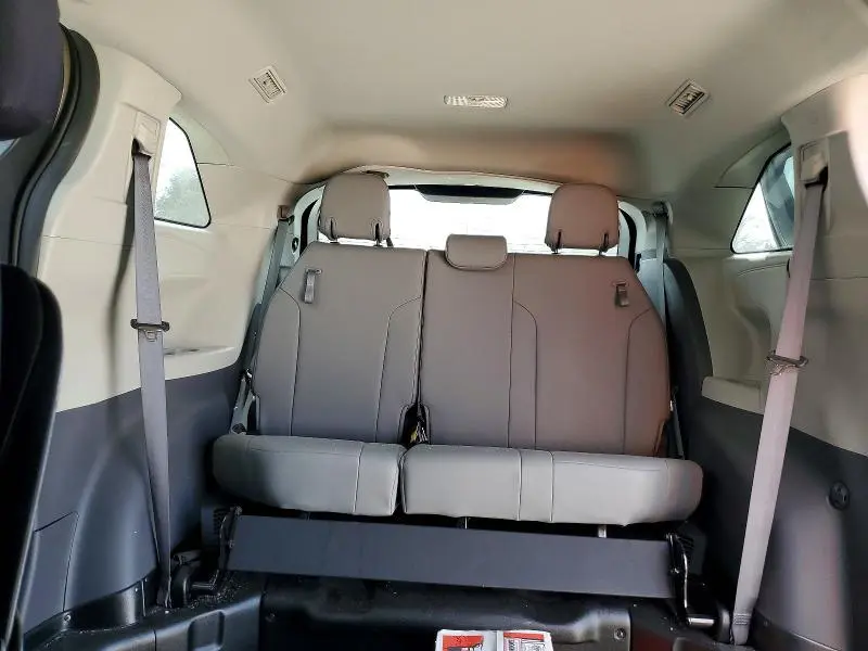 2022 TOYOTA SIENNA XLE 8-PASSENGER  