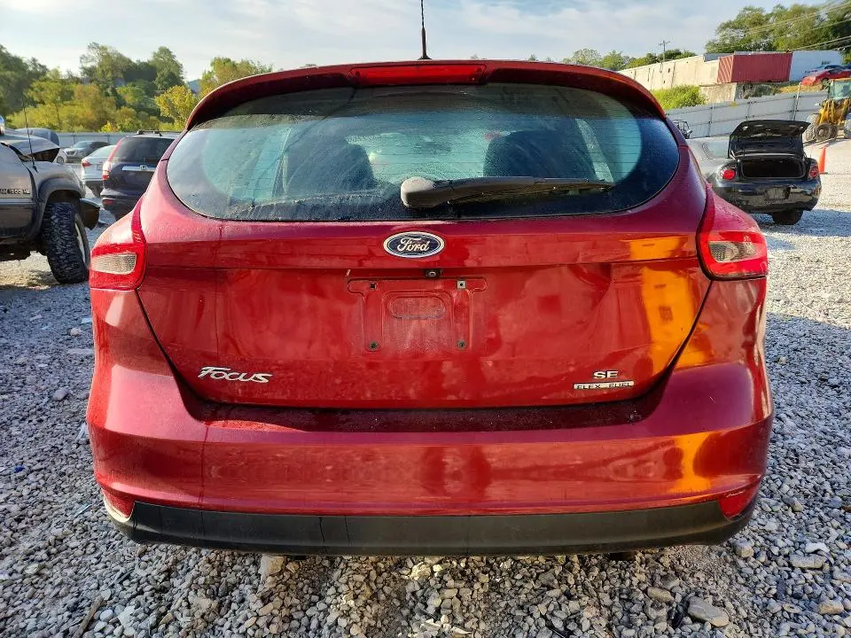 2016 FORD FOCUS SE  