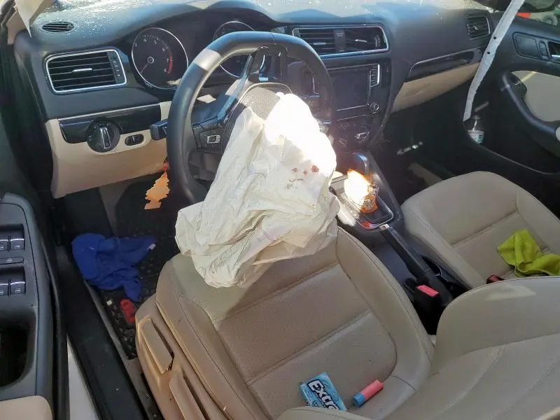 2016 VOLKSWAGEN JETTA SEL  