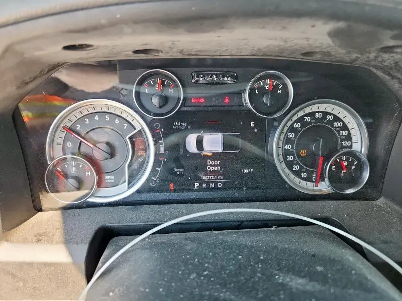 2016 RAM 1500 SLT  