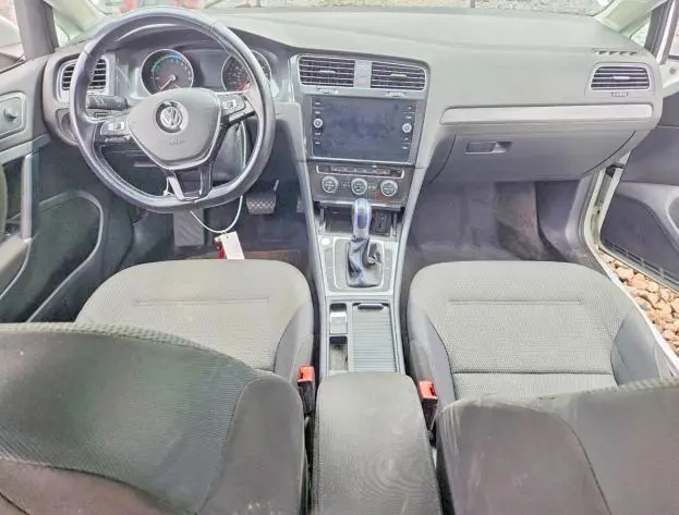 2019 VOLKSWAGEN E-GOLF SE  