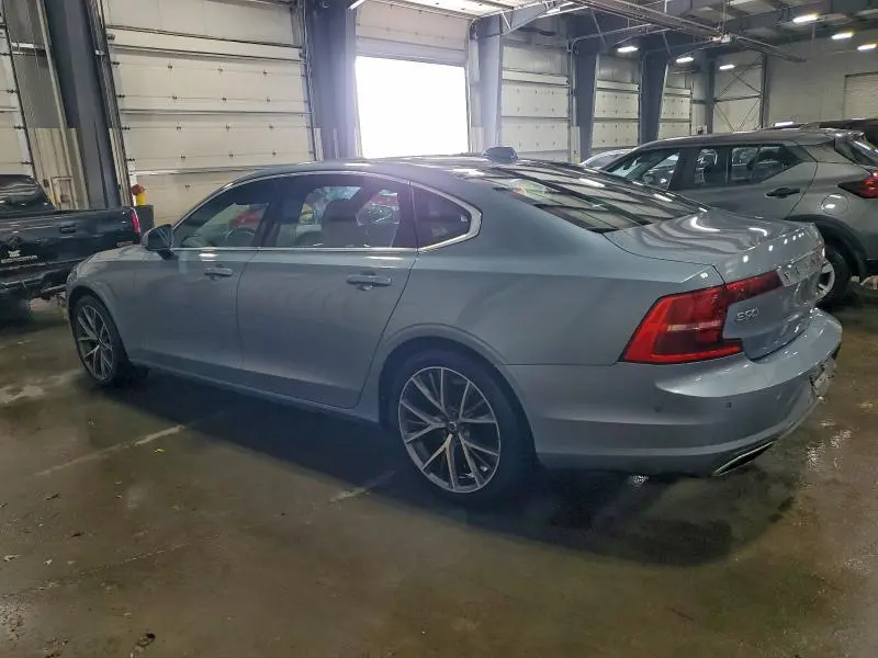 2018 VOLVO S90 T6 MOMENTUM  