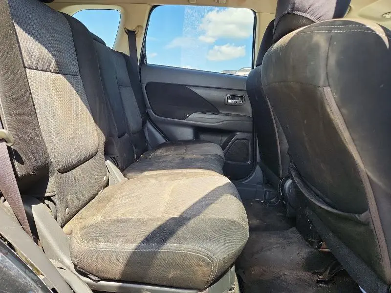 2016 MITSUBISHI OUTLANDER ES  