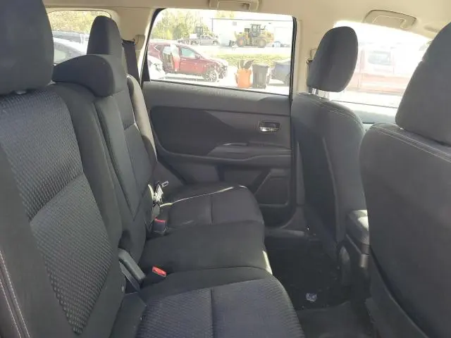 2016 MITSUBISHI OUTLANDER SE  