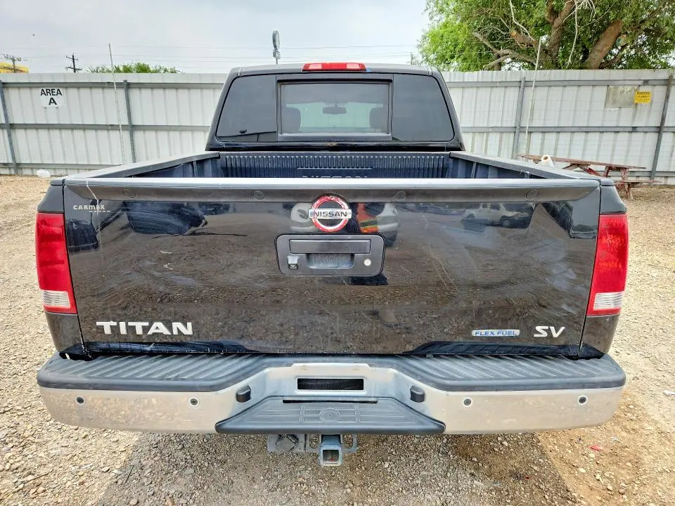 2014 NISSAN TITAN SV  