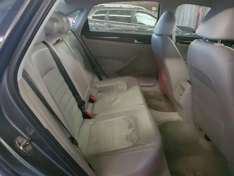 2012 VOLKSWAGEN PASSAT SEL  