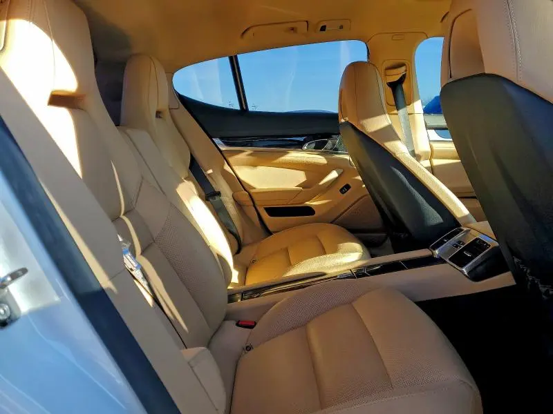 2015 PORSCHE PANAMERA 2  
