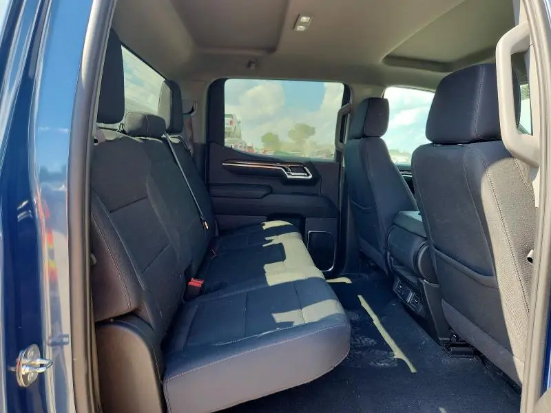 2024 CHEVROLET SILVERADO K1500 LT  