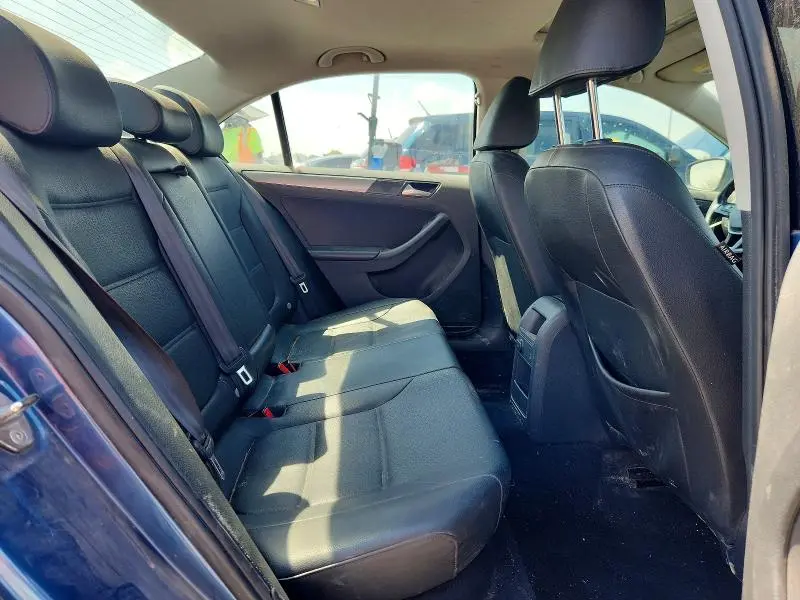 2017 VOLKSWAGEN JETTA SE  