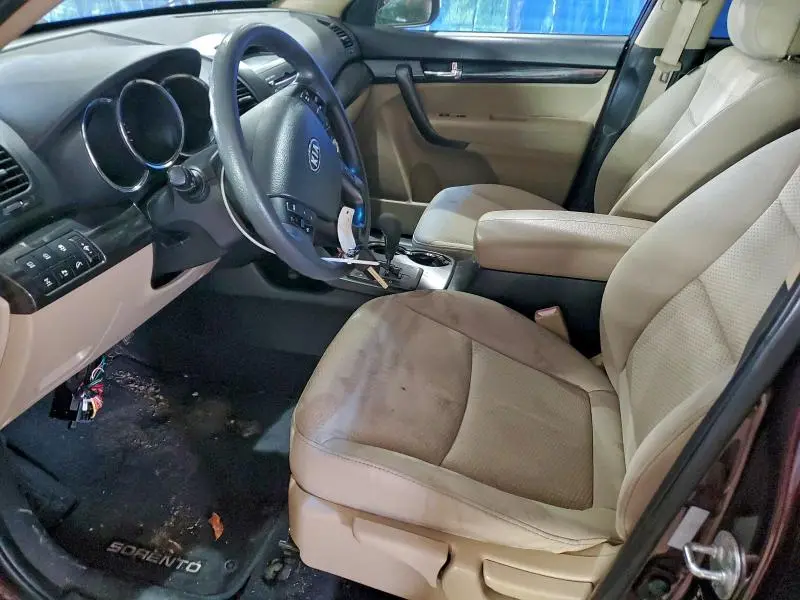 2011 KIA SORENTO BASE  
