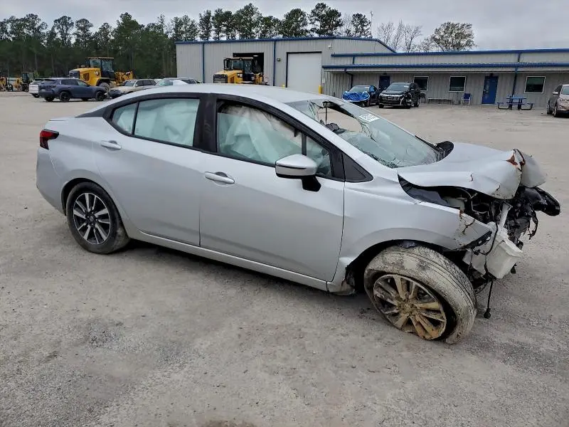 2021 NISSAN VERSA SV  