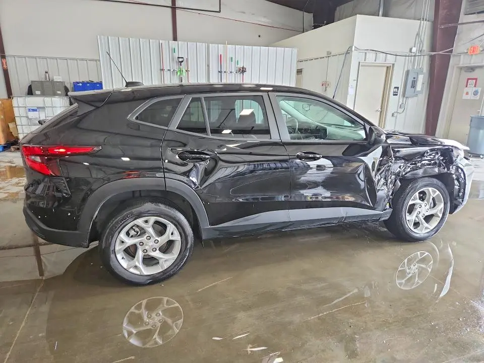 2025 CHEVROLET TRAX LS  