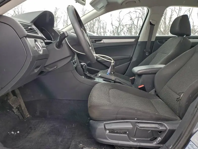 2017 VOLKSWAGEN PASSAT S  