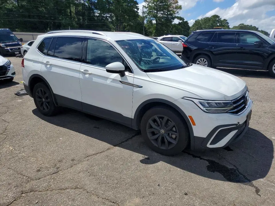2024 VOLKSWAGEN TIGUAN SE  