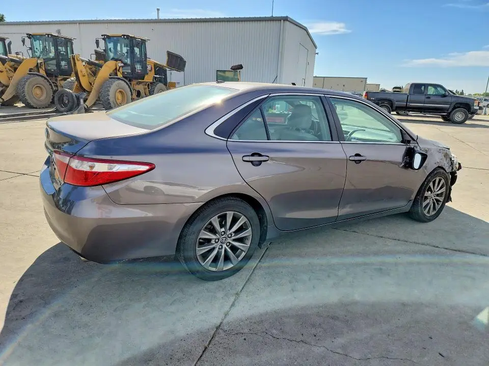 2015 TOYOTA CAMRY XLE  