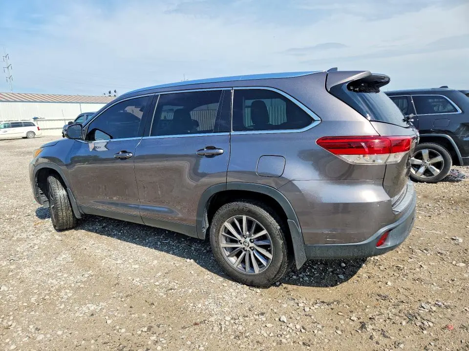 2019 TOYOTA HIGHLANDER XLE  