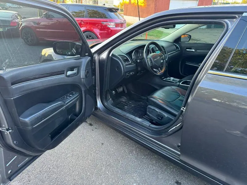 2016 CHRYSLER 300 LIMITED  
