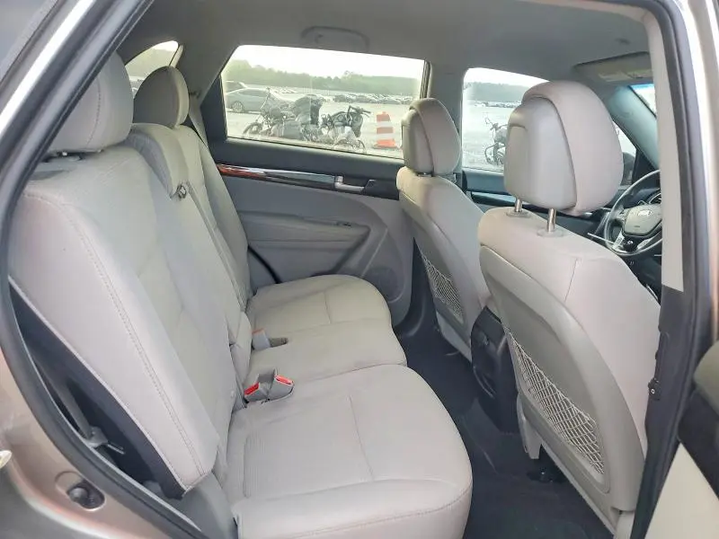 2015 KIA SORENTO LX  