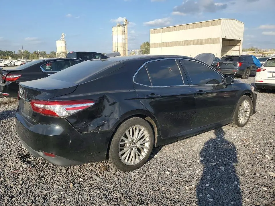 2019 TOYOTA CAMRY XLE  