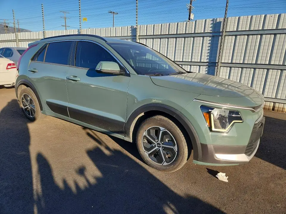 2024 KIA NIRO EX  