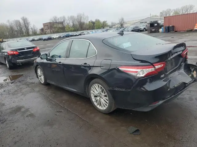 2020 TOYOTA CAMRY XLE  