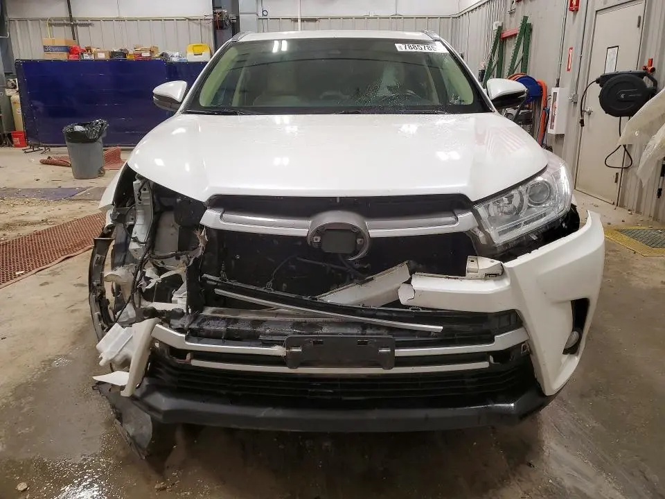 2017 TOYOTA HIGHLANDER XLE  