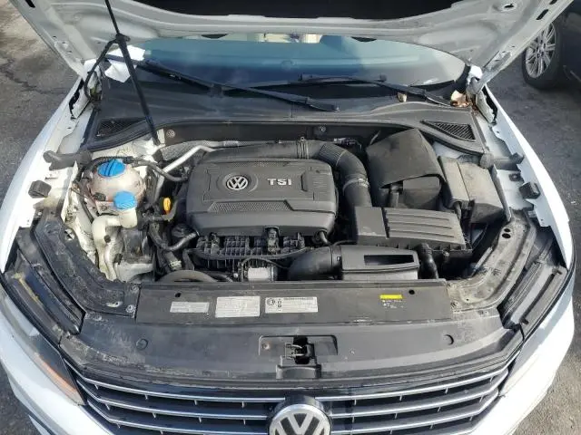 2017 VOLKSWAGEN PASSAT SE  