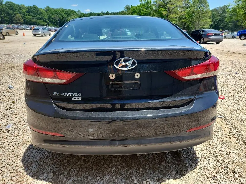 2018 HYUNDAI ELANTRA SE  