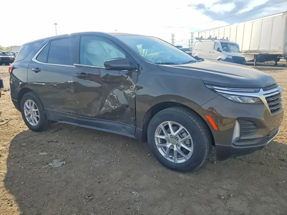 2024 CHEVROLET EQUINOX LT  