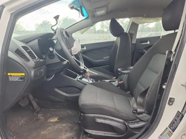 2017 KIA FORTE LX  