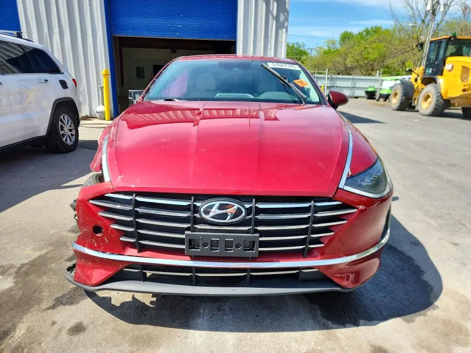 2023 HYUNDAI SONATA SE  