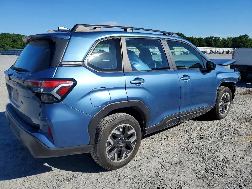 2025 SUBARU FORESTER   