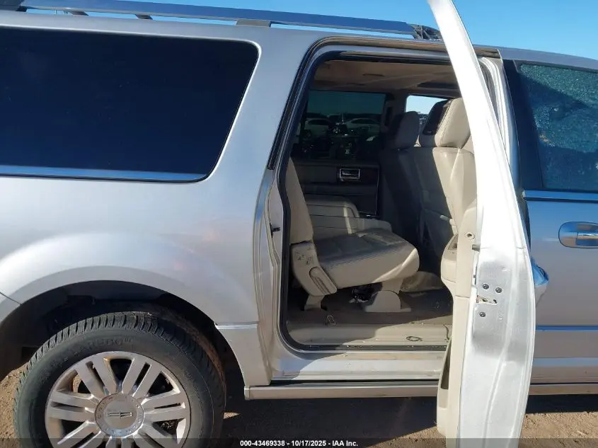 2011 LINCOLN NAVIGATOR L  