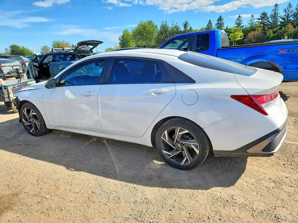 2024 HYUNDAI ELANTRA SEL  