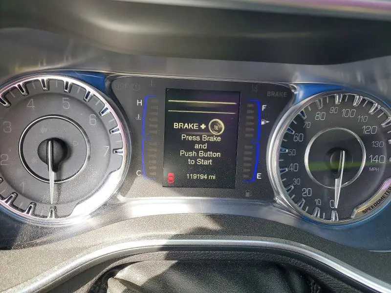 2016 CHRYSLER 200 LIMITED  