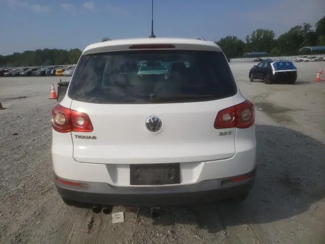 2011 VOLKSWAGEN TIGUAN S  
