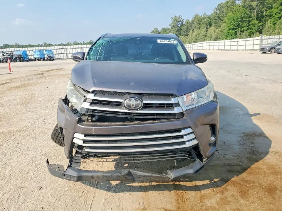 2017 TOYOTA HIGHLANDER XLE  