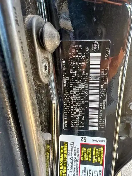 2020 TOYOTA CAMRY SE  