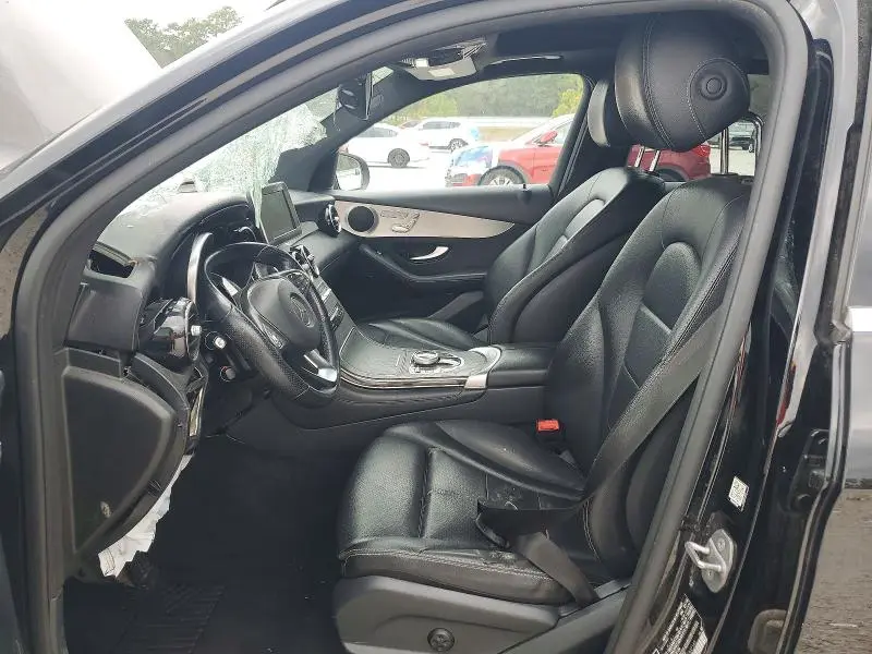 2019 MERCEDES-BENZ GLC 300  