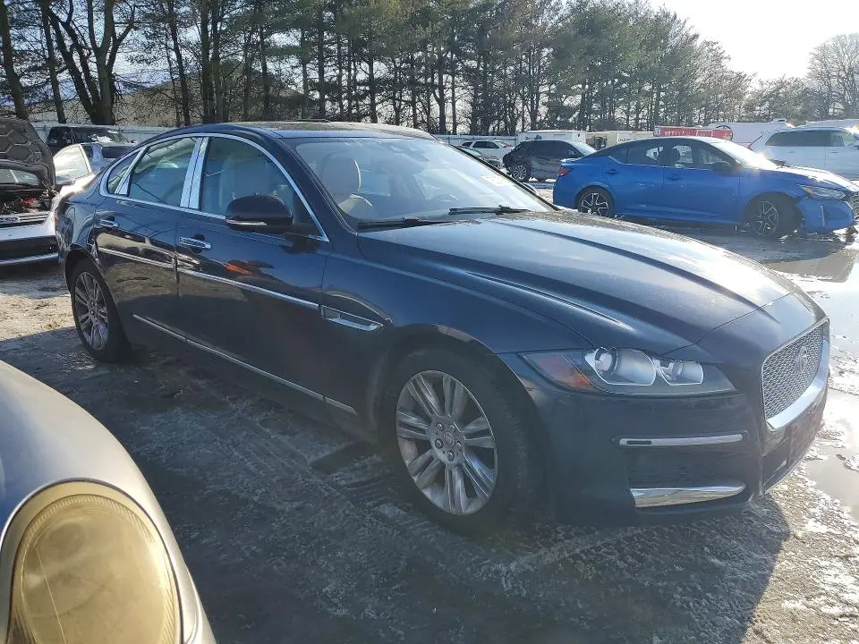 2016 JAGUAR XF PREMIUM  